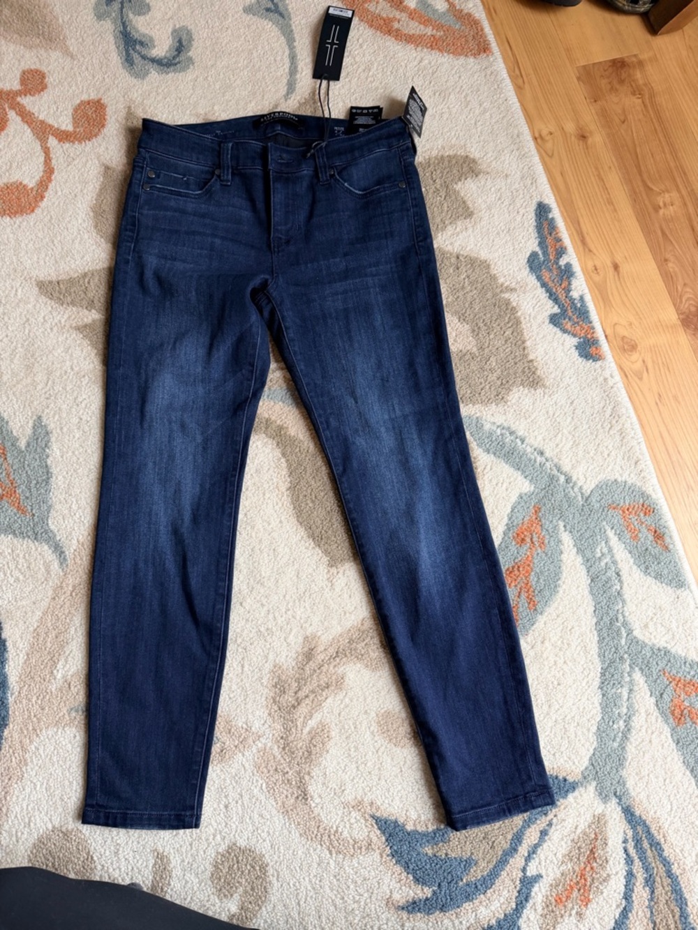 NWT Women's Liverpool Dark Blue Stretch Skinny Jeans